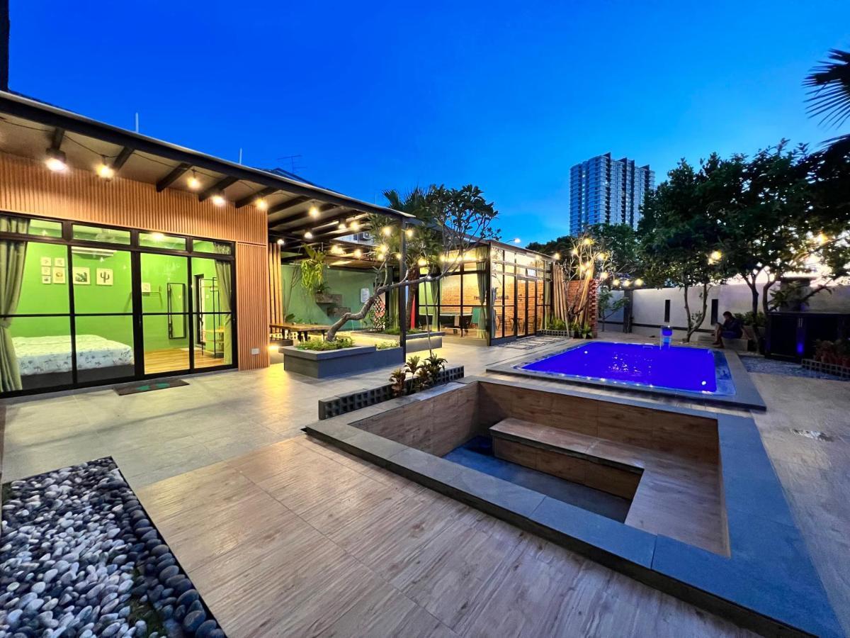 The Uniique Haus - Johor 1st Staycation Water Dining Experience *