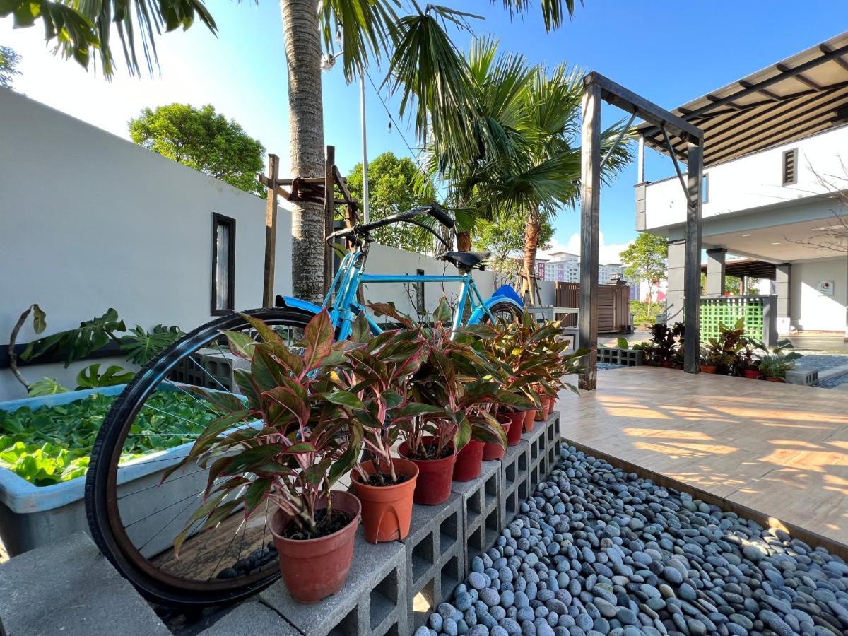 The Uniique Haus - Johor 1st Staycation Water Dining Experience * Johor Bahru